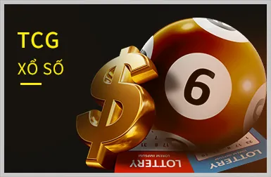 Bàn Blackjack với các quân bài và chip, tay người chơi